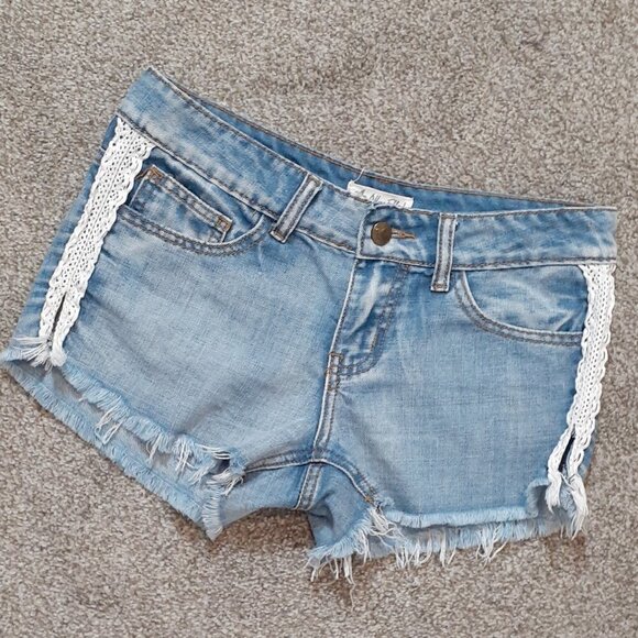 Others FOLLOW Low Rise Denim Cut-Off Short Shorts w White Lace Sides; Size 25 - Picture 1 of 5